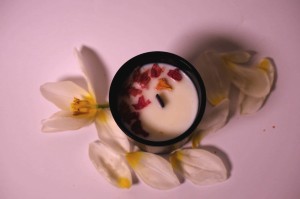 Świeca_sojowa_zapachowa_cichy_rozkwit_piwonia